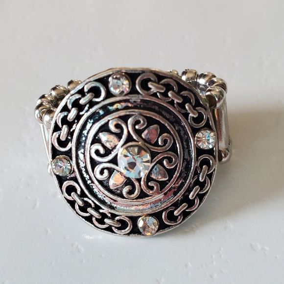 Antique Silver Tone Adjustable Band Round Ring 💥3 for $24💥 - Picture 3 of 15